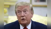 米空母「ドリス・ミラー」名称変更か、トランプ氏たたえる艦名に
