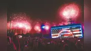 米花火、ギネス認定…建国２５０年祝い８４万発