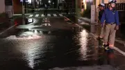 東京・江東区で水道管破裂、道路一時水浸しに 首都圏で震度5弱