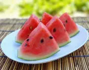 スイカに生ハム!? 夏の定番が大人のおつまみに変身