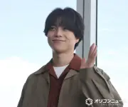 WEST.重岡大毅、結婚発表後初イベント「一番晴れてる」デビューの地・あべのハルカスで笑顔