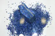 なぜ自然界に青は少ないのか？ラピスラズリからゴッホ、人工の青まで