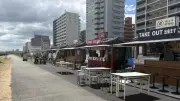 大阪・十三の淀川河川敷に屋台22店舗が常設オープン、ミシュラン獲得店も