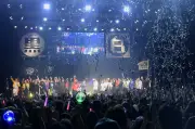吉本芸人、米津玄師やSnow Manを完コピ『やすともの黒白歌合戦2026』2日間開催レポート