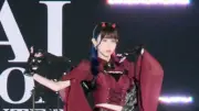 ゆりにゃ、関コレで真紅ドレス披露「スタイルえぐすぎ神」の声
