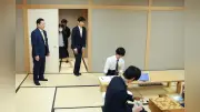 武豊騎手が将棋会館を訪問、羽生九段と斎藤八段の竜王戦を観戦 安田記念優勝翌日に実現