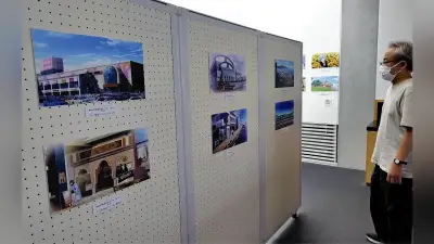 延岡市舞台のアニメ「男女の友情は成立する？（いや、しないっ！！）」パネル展、エンクロスで開催中