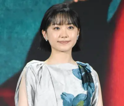 芦田愛菜『薬屋のひとりごと』実写主演ビジュアルに原作者が太鼓判「写真をよくよく見直したら」