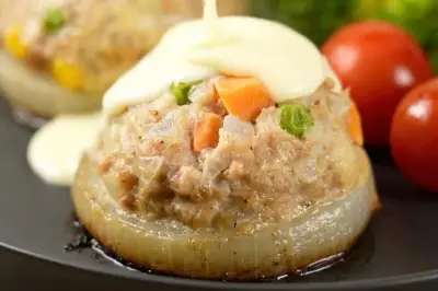 淡路島のたまねぎを器に！「オニオンリングハンバーグ」のレシピ公開