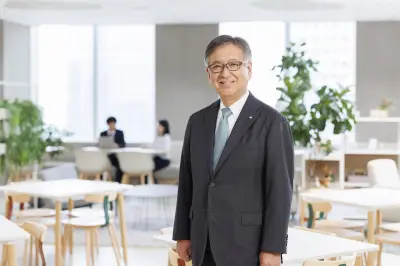 カルビー社長、モノクロ包装巡り漫画家らに感謝「想像超える彩り」