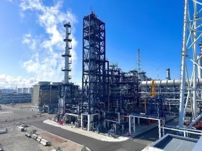コスモ石油など4社、SAF製造で併産の廃食用油由来ナフサ活用開始