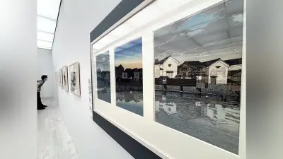 新版画の魅力に迫る展覧会、北九州市立美術館で開幕　初摺約180点