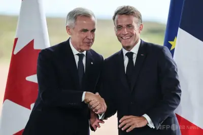 仏加首脳、サンピエール・ミクロンで会談 主権尊重の関係強化を発表