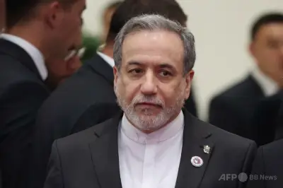 イラン外相、条件満たせばホルムズ海峡7日以内に開放と米国に新提案