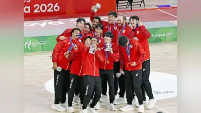 バスケ男子、韓国に敗れ準優勝 64年ぶり銀メダル
