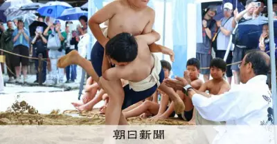 悪霊退散願う「烏相撲」、京都・上賀茂神社で小学生が奉納