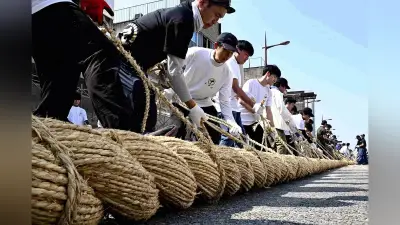 川内大綱引、薩摩川内市の国道３号で開催 約３０００人が参加