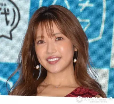 舟山久美子、第3子誕生後初の家族5ショット公開「大切な宝物が、またひとつ増えました」