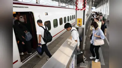 九州新幹線が52日ぶり全線再開、観光需要回復へ臨時列車