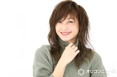 西山茉希、GUで5つの“着回しコーデ”披露 きれいめから秋のお出かけまで
