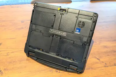 パナソニック、堅牢2in1「FZ-34」発表 Copilot+ PC対応でAI活用へ
