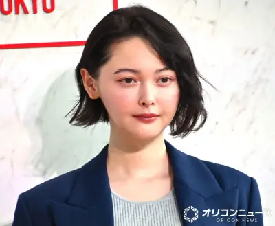 玉城ティナ、美脚のぞかせた秋コーデで登場 ラスト20代「楽しんでいきたい！」