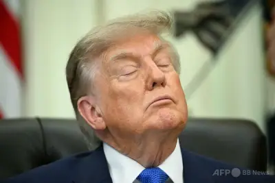 トランプ氏、ホルムズ海峡の「トランプ海峡」改称案を示すも本気でないと示唆