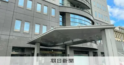 静岡・袋井署前の駐車場で女性が切りつけられ軽自動車奪われる 男2人逃走