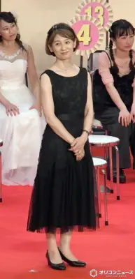 吉本新喜劇のマドンナ高橋靖子、還暦目前のドレス姿に「きれいー！」の声 座員総選挙で12位