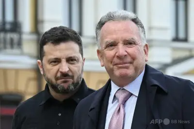 ゼレンスキー氏、ロシアは交渉準備整っていると米特使から伝達