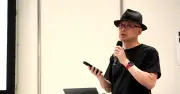 AIに選ばれ続ける道か、ファンに愛される道か 佐藤尚之氏が示す2ルート