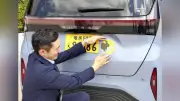 アマミノクロウサギ守れ、奄美市など公用車にステッカー「よーりよーり」