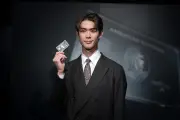 アメックス、プラチナカード「ミラーデザイン」日本初上陸 宮沢氷魚さん登場のレセプション開催
