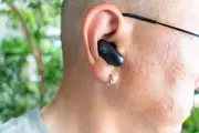 3万円台で充電ケースにディスプレイとAIレコーダー機能を内蔵！Anker「Soundcore Liberty 5 Pro Max」の気になる実力と使い勝手を試す