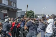 南ア・ダーバンで反不法移民デモ隊と外国人グループが衝突、1人逮捕