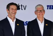 アップルCEO交代、ティム・クック氏退任 後任はAI時代の課題に直面