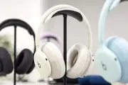 Apple、着せ替え可能なBeats新型ヘッドホン「Beats 360」を発表、9月24日発売