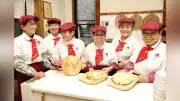 平均年齢81歳の6人、千葉でピザ店経営 敬老の日に話題