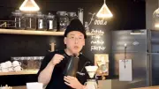 コーヒールンバ平岡佐智男、『Tシャツが乾くまで』でコーヒー指導＆出演、公式コラボコーヒー発売