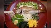 愛媛・松山の郷土料理「鯛そうめん」 縁起物のマダイと五色そうめんを堪能