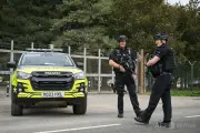 米空軍使用の英基地近くでテロ準備容疑、男5人逮捕 重大事件に
