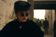 フローレンス・ピュー主演Netflix『エデンの東』10月1日配信、最恐の悪女の本性が明らかに