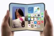 折りたたみiPhone「iPhone Duo」正式発表、7.6インチ画面でApple Pencil対応