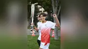 アジア大会クライマックスリレー　元「山の神」神野大地さんが聖火つなぐ