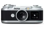 富士フイルム、手のひらサイズのカメラ「instax Pal 2」発表 クラシックデザインに刷新