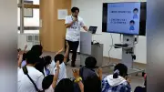 オーバードーズ防止へ小学生に啓発、福岡の薬局が親子向け授業