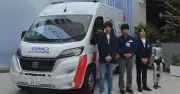 GMO、人型ロボット専用の「緊急車」導入 技術者が同乗し現地で修理