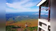 八甲田ロープウェーで錦秋の空中散歩、紅葉と雪の絶景を満喫