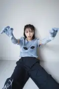 日向坂46大野愛実、『B.L.T.』表紙で“世界征服”テーマのグラビア披露