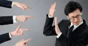 部下が逆パワハラで指示を無視…会社はどう対応すべき？社労士が解説